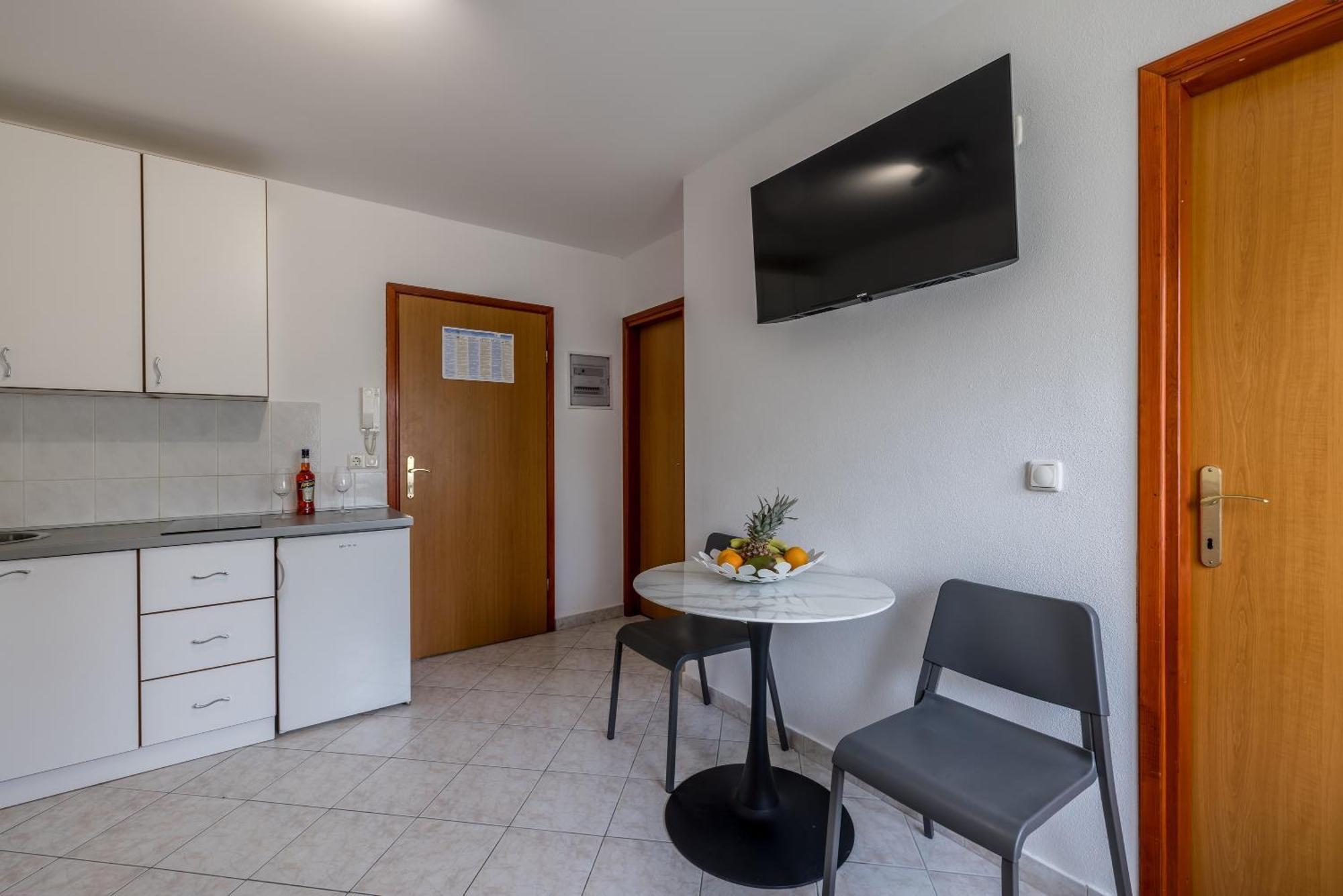 Mediterano Apartments Podstrana Kültér fotó
